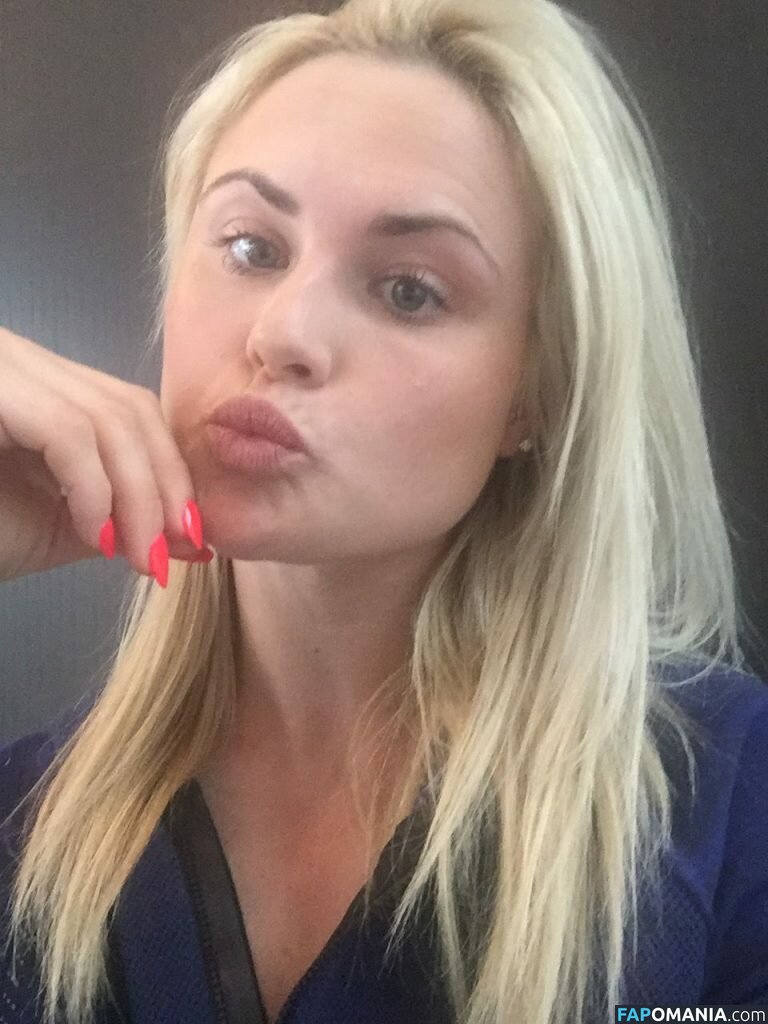 Carly Booth Naakt Gelekte foto #74