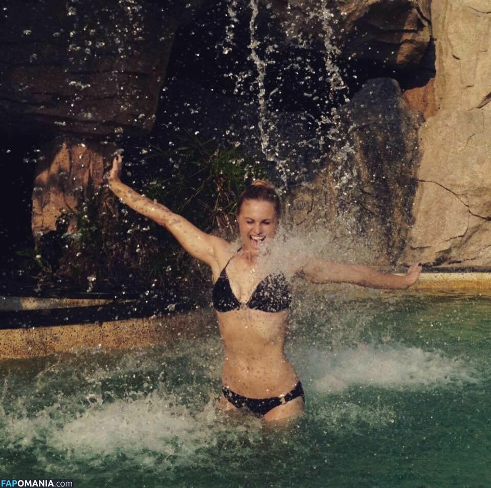 Carly Booth Naakt Gelekte foto #75