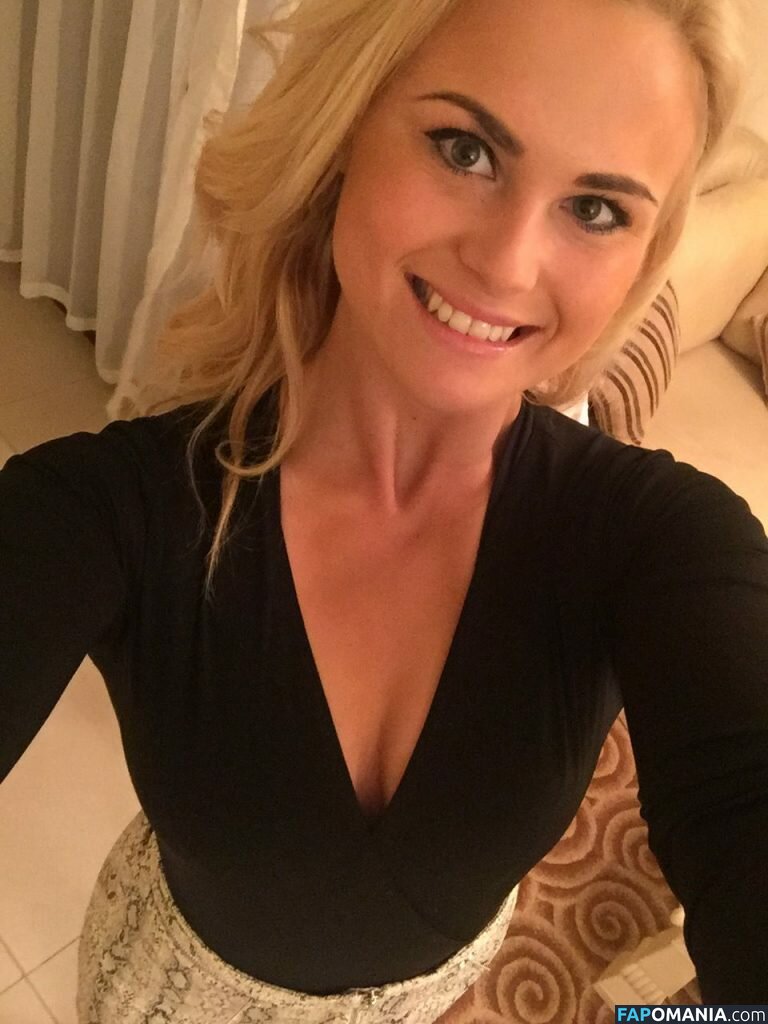 Carly Booth Naakt Gelekte foto #98