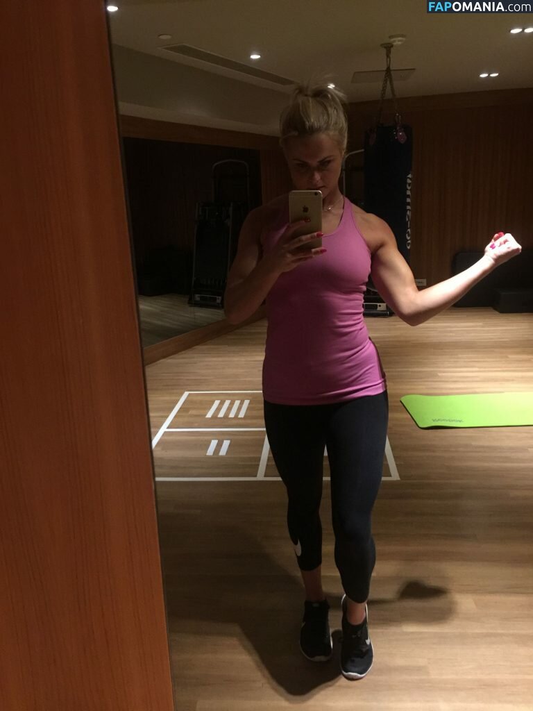 Carly Booth Naakt Gelekte foto #108