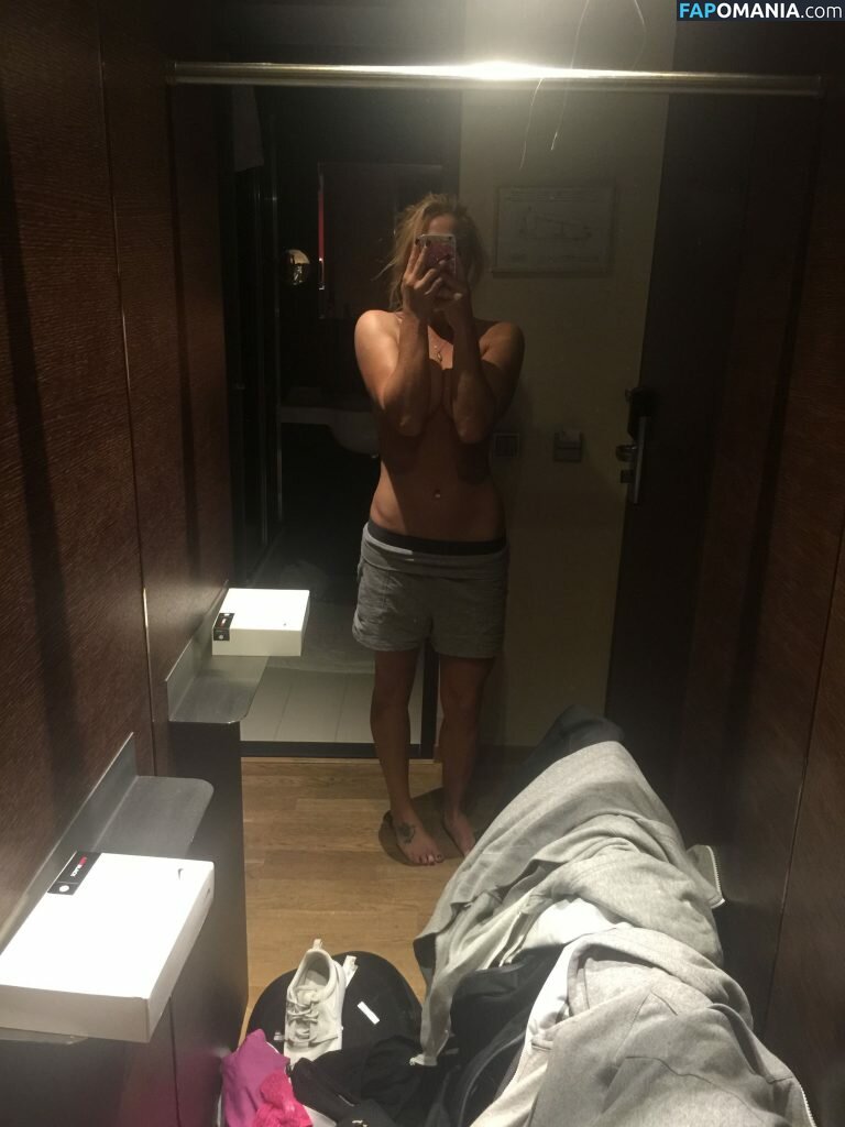 Carly Booth Naakt Gelekte foto #109