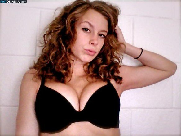 Carly Simmons Naakt Gelekte foto #40