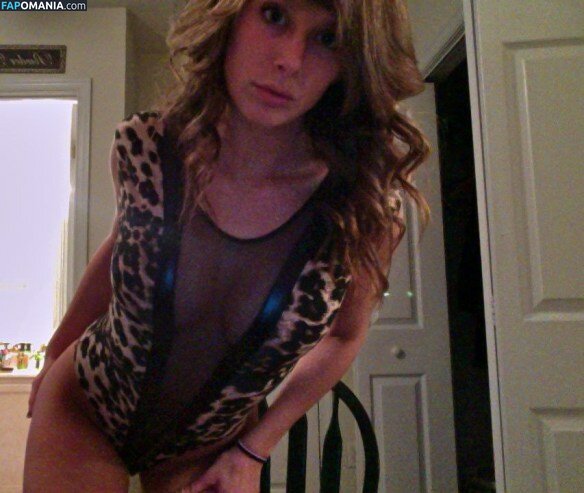 Carly Simmons Naakt Gelekte foto #64