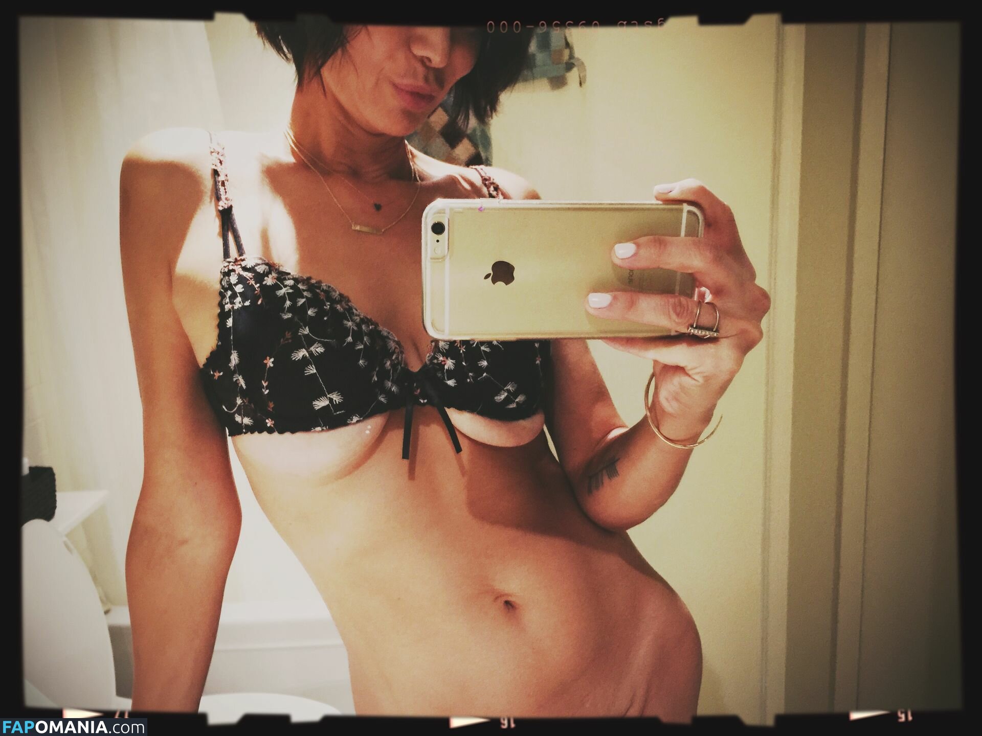 Catherine Bell Naakt Gelekte foto #41