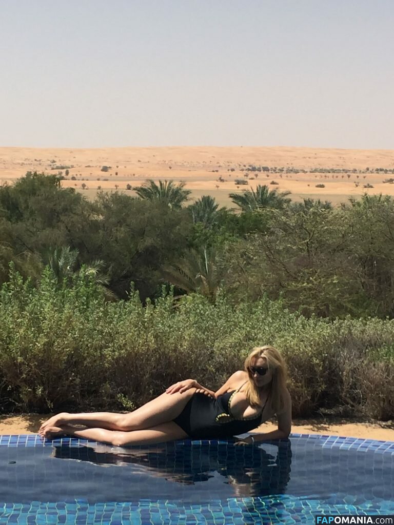 Catherine Tyldesley Naakt Gelekte foto #9