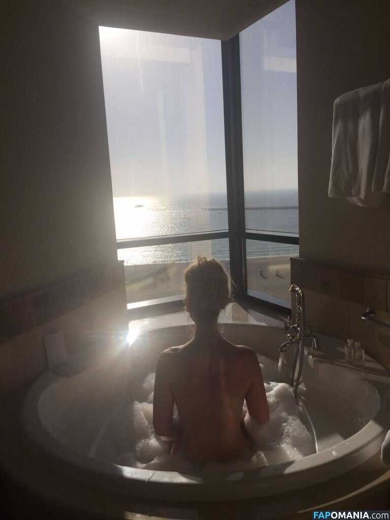 Catherine Tyldesley Naakt Gelekte foto #55