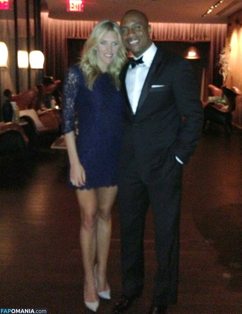 Charissa Thompson Naakt Gelekte foto #2