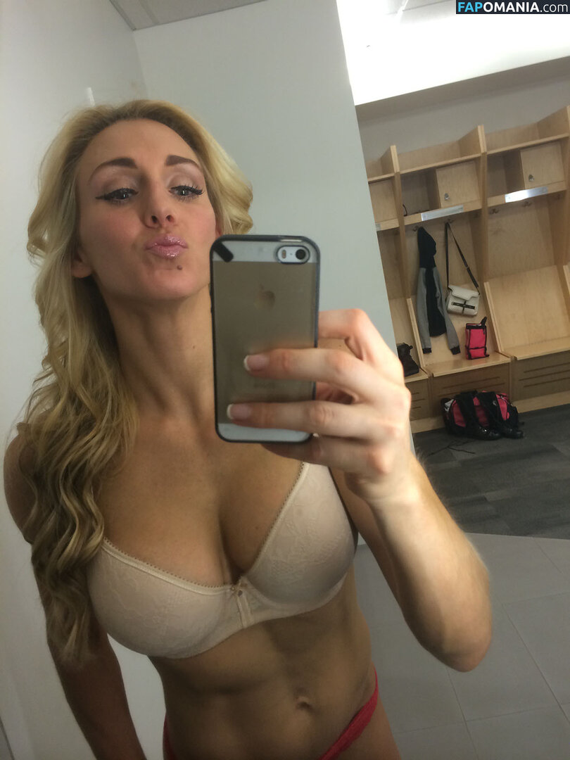 Charlotte Flair Naakt Gelekte foto #13