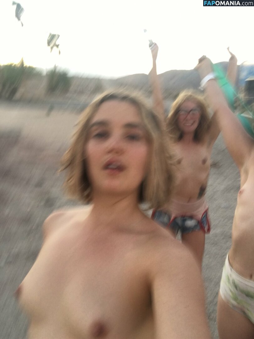 Chloe Fineman Naakt Gelekte foto #42