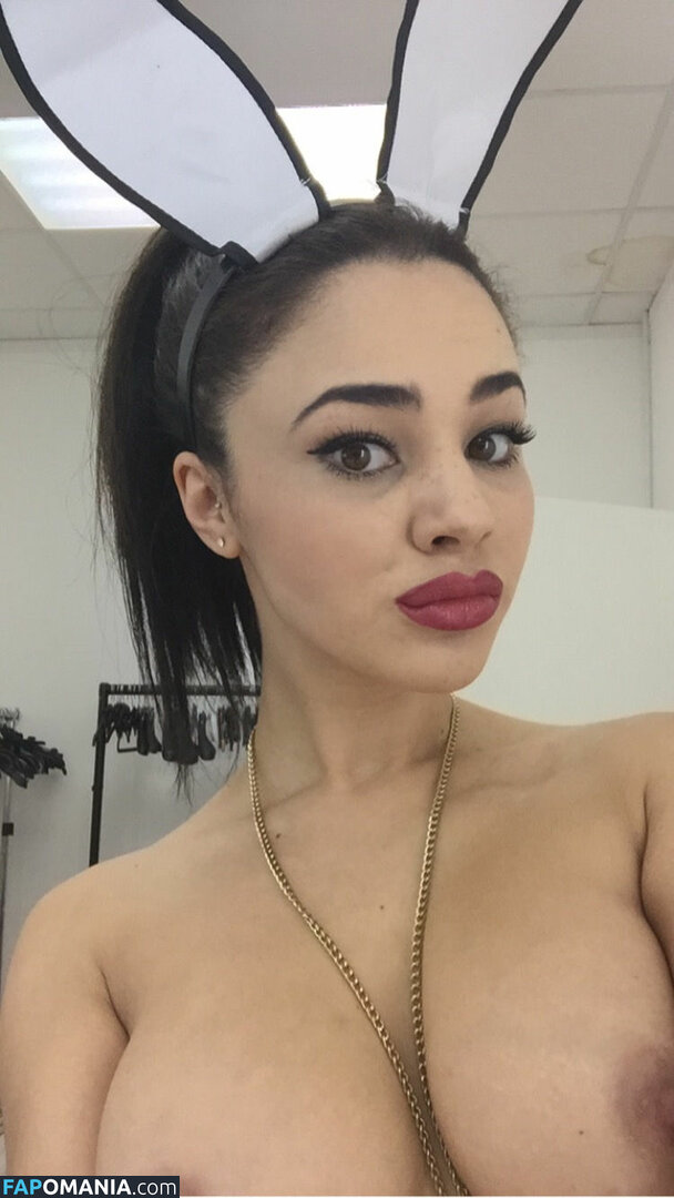 Courtnie Quinlan Naakt Gelekte foto #57