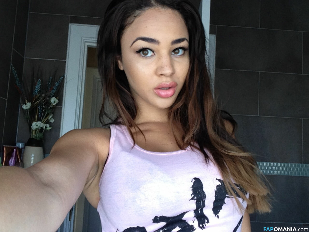 Courtnie Quinlan Naakt Gelekte foto #157