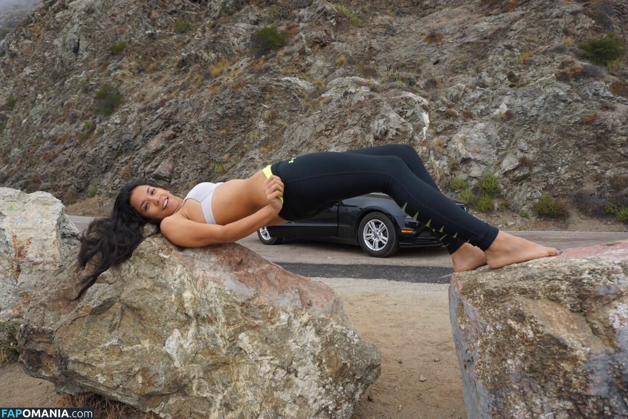 Danay Garcia Naakt Gelekte foto #5