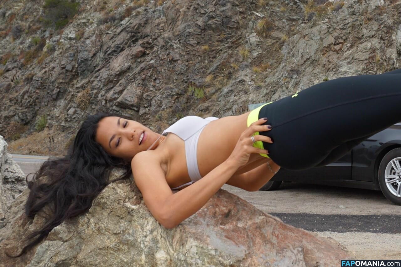 Danay Garcia Naakt Gelekte foto #10