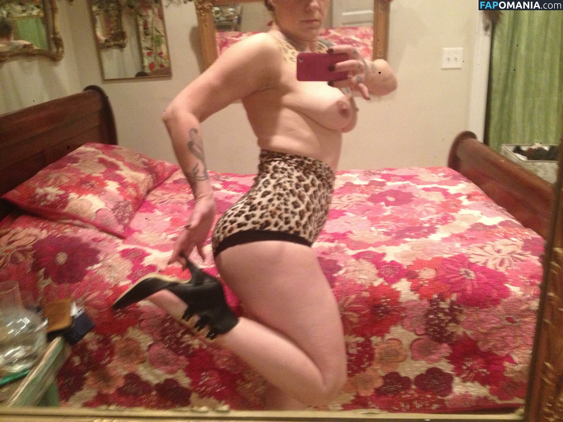 Danielle Colby Naakt Gelekte foto #6