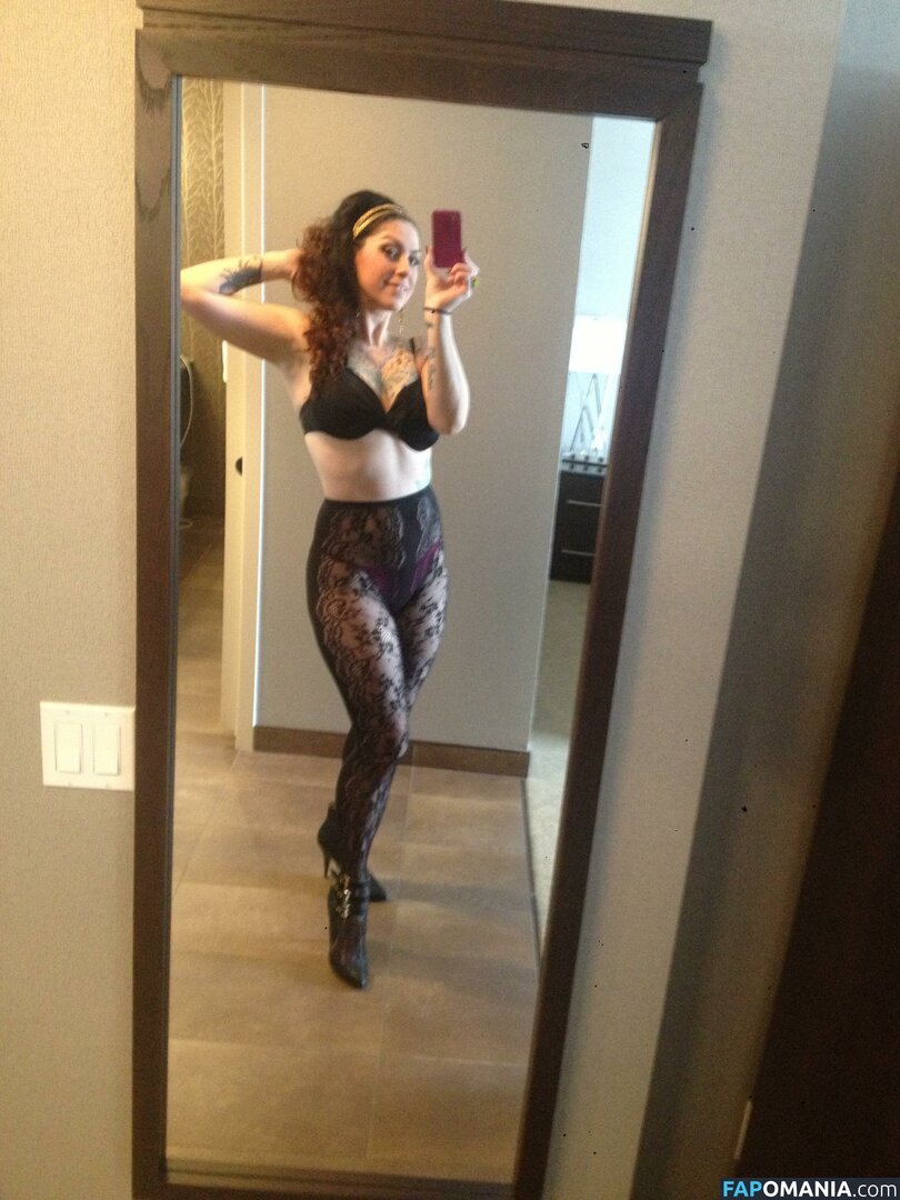 Danielle Colby Naakt Gelekte foto #13