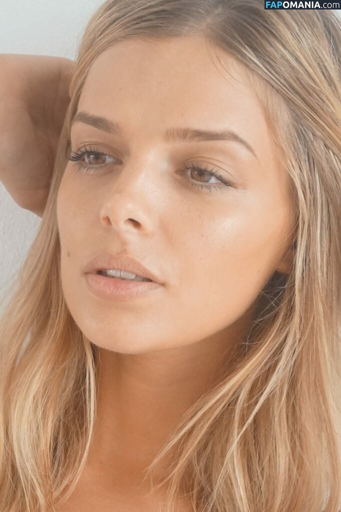 Danielle Knudson Naakt Gelekte foto #134