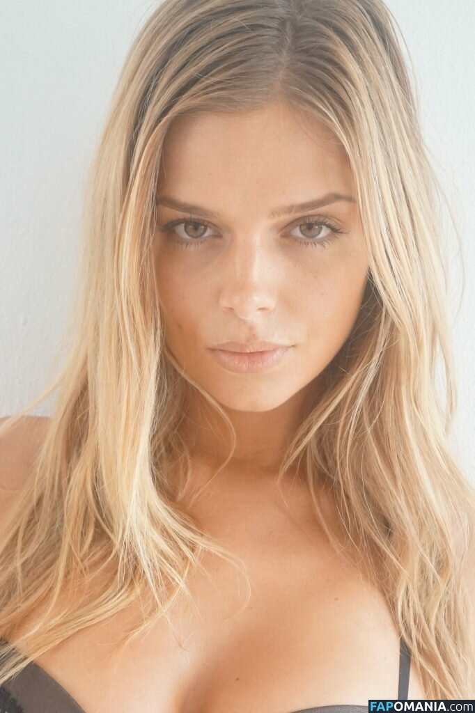 Danielle Knudson Naakt Gelekte foto #164