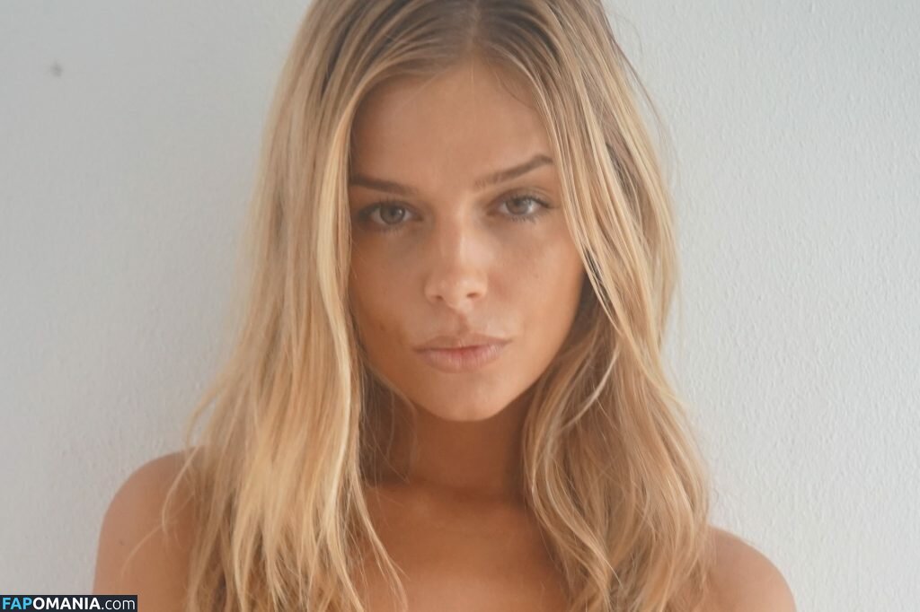 Danielle Knudson Naakt Gelekte foto #202