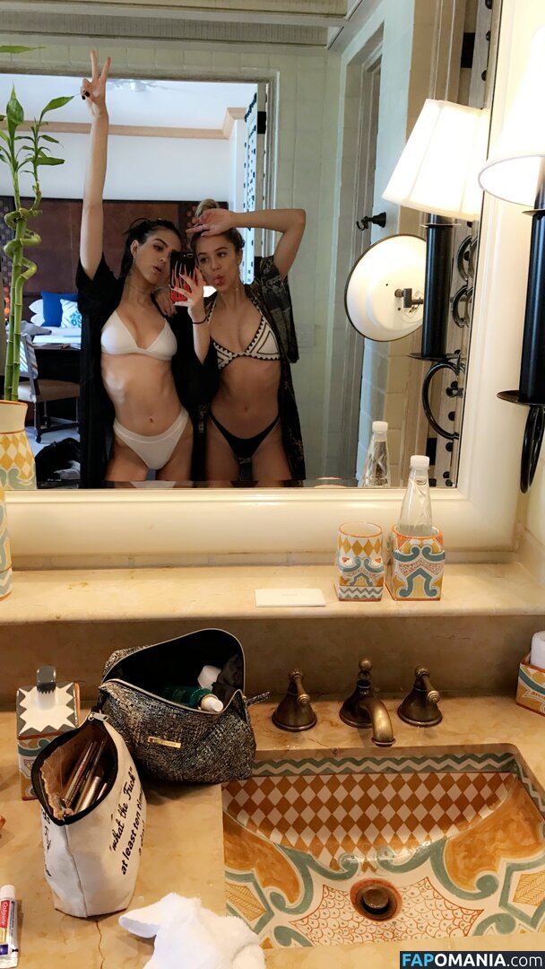 Delilah Belle Hamlin Naakt Gelekte foto #34