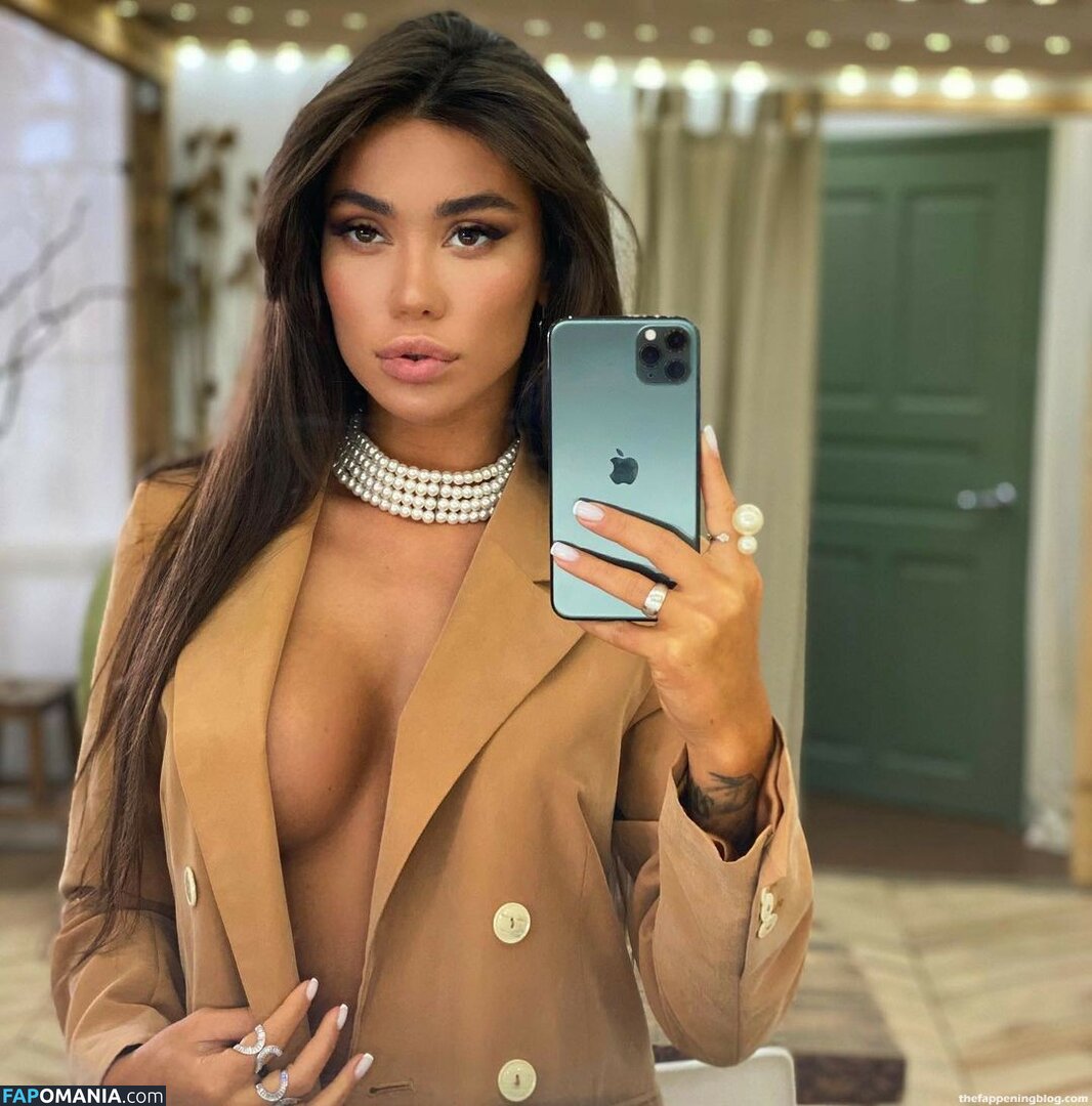Diana Mimo Prohodite Naakt Gelekte foto #8