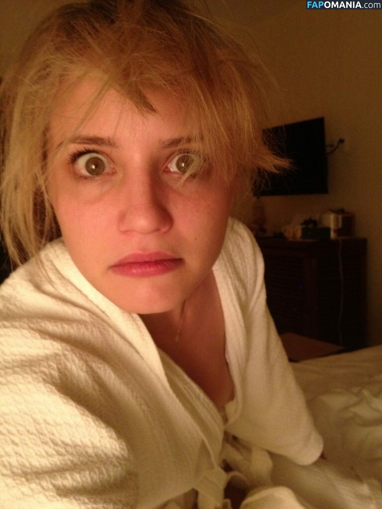 Dianna Agron Naakt Gelekte foto #4