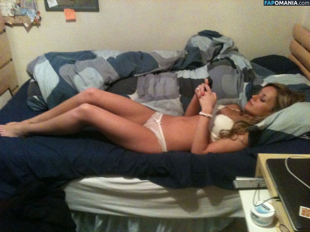 Eilidh Scott Naakt Gelekte foto #58