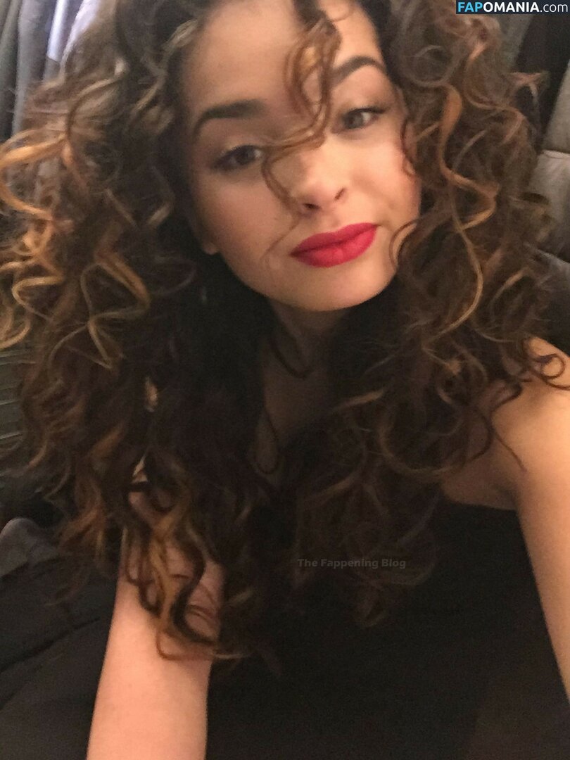 Ella Eyre Naakt Gelekte foto #14
