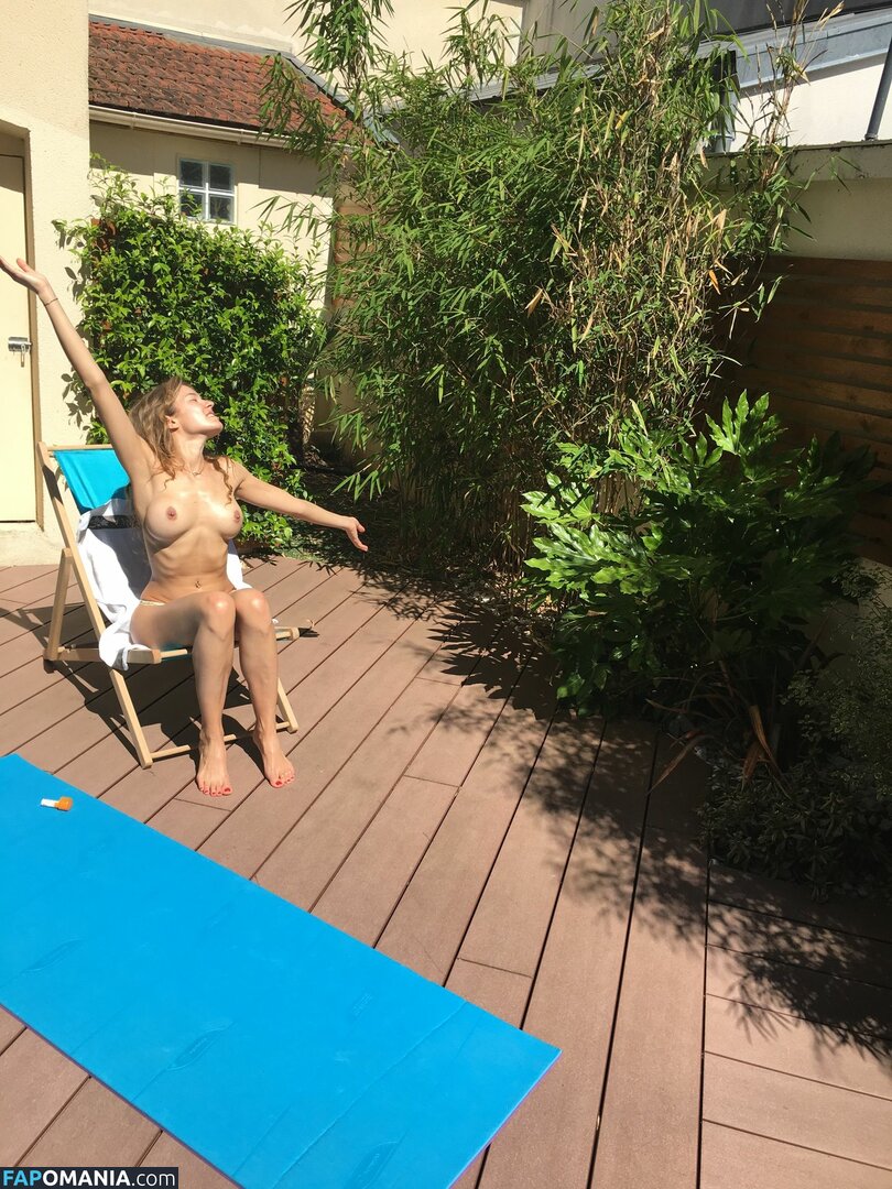 Elodie Fontan Naakt Gelekte foto #6