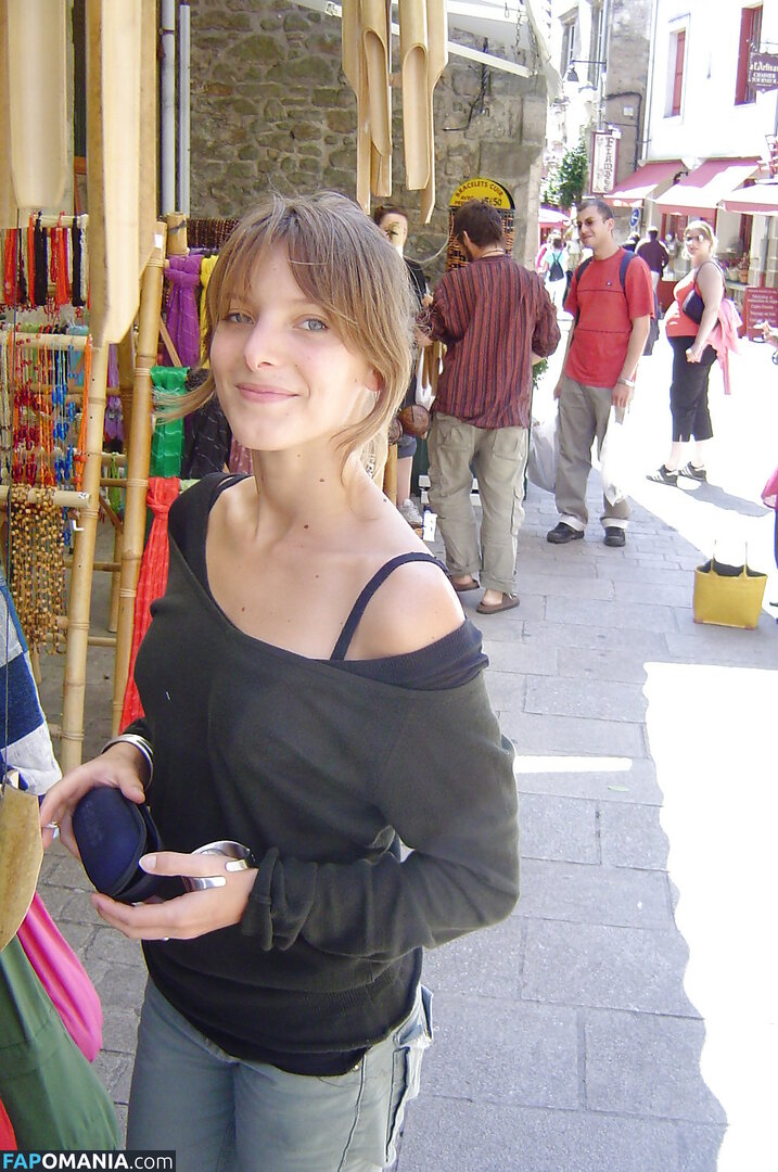 Elodie Varlet Naakt Gelekte foto #15