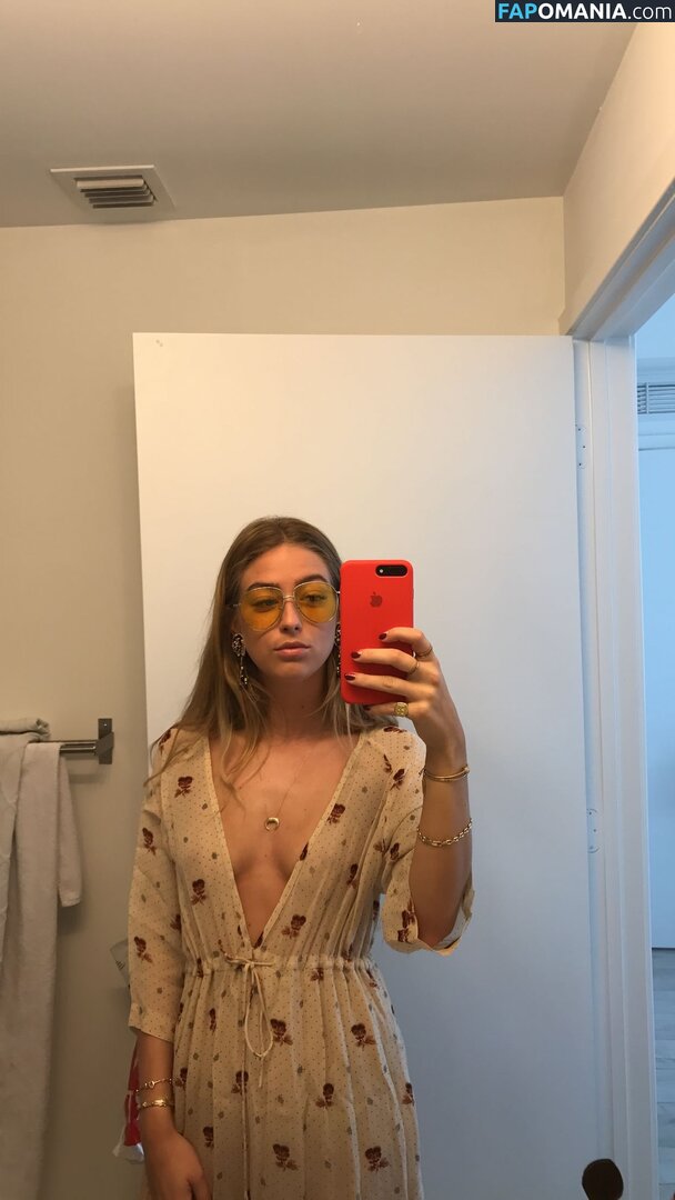 Emili Sindlev Naakt Gelekte foto #12