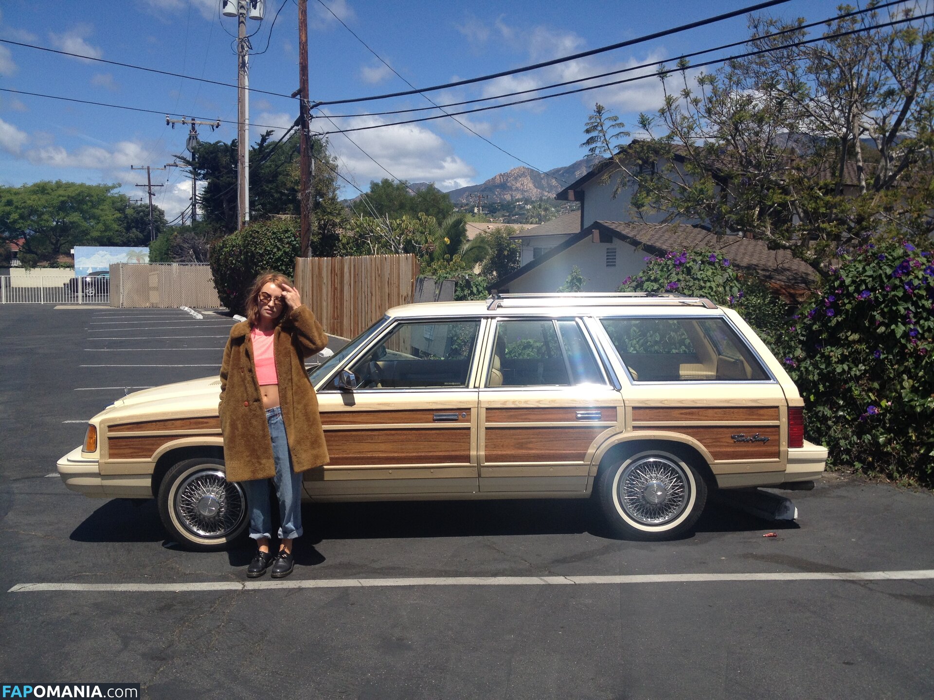 Emily Browning Naakt Gelekte foto #20