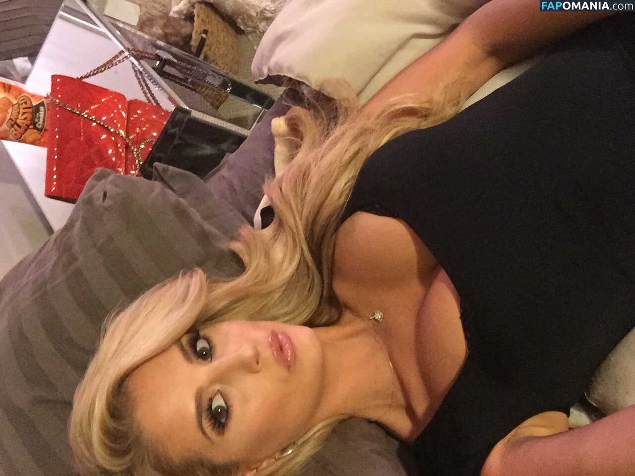 Emma Hernan Naakt Gelekte foto #476