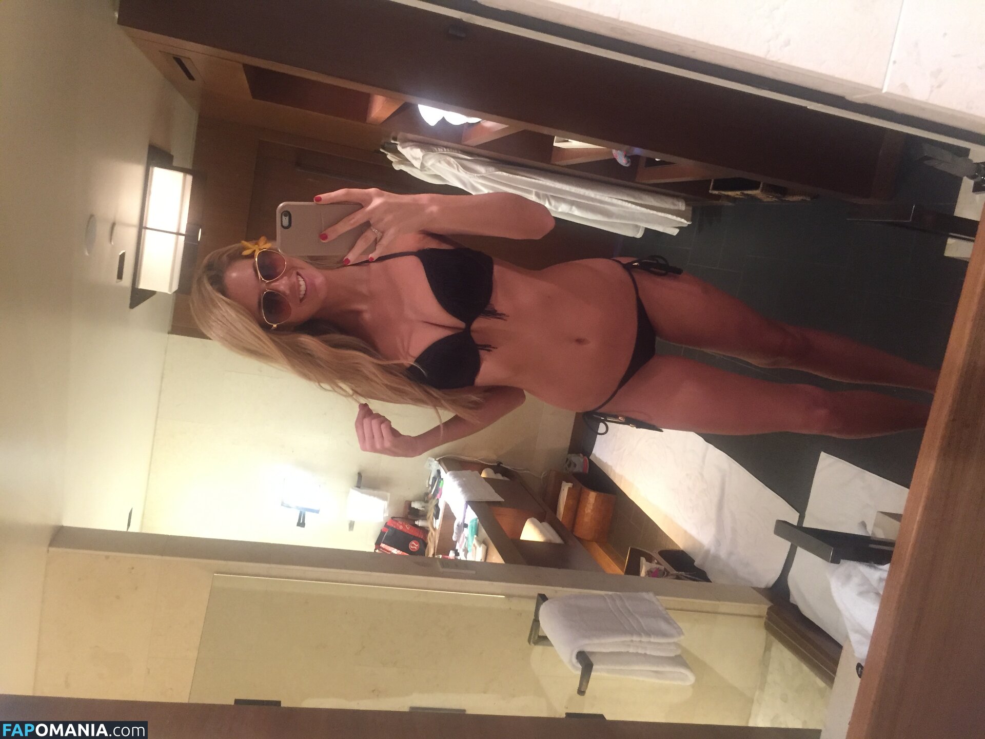 Emma Hernan Naakt Gelekte foto #610