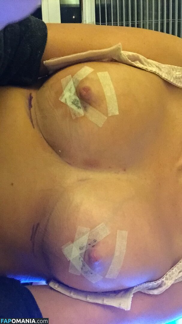 Emma Hernan Naakt Gelekte foto #614