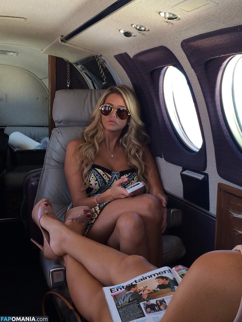 Emma Hernan Naakt Gelekte foto #656