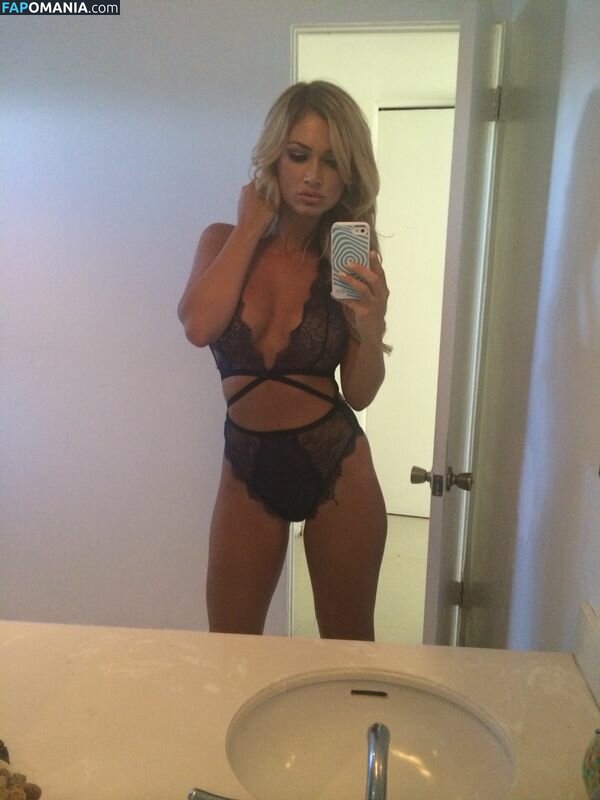 Emma Hernan Naakt Gelekte foto #681