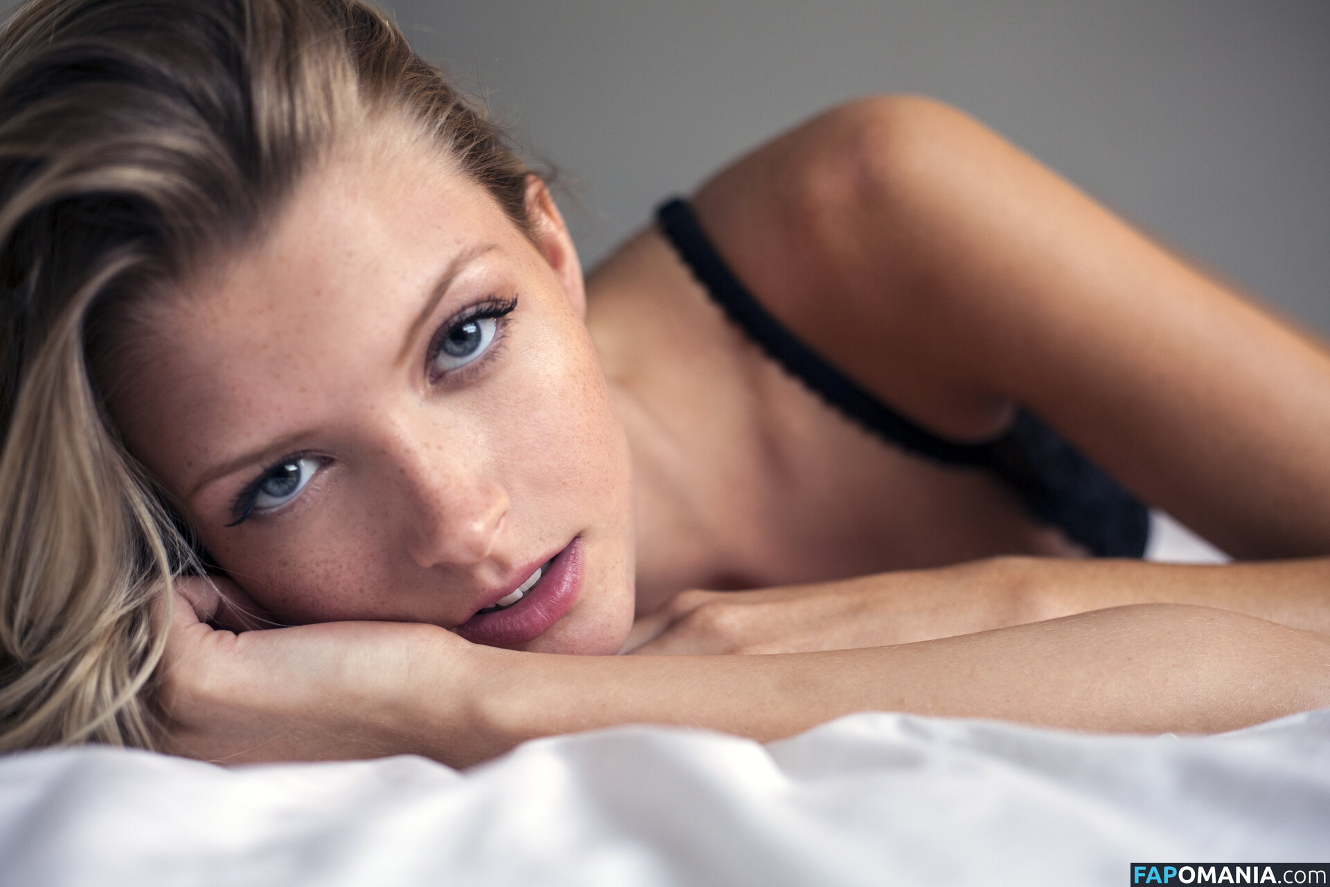 Erin Cummins Naakt Gelekte foto #68