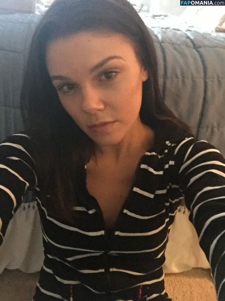 Faye Brookes Naakt Gelekte foto #8