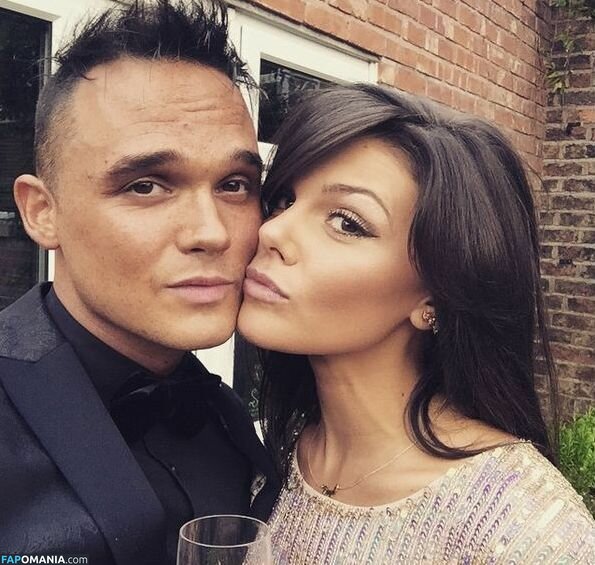 Faye Brookes Naakt Gelekte foto #14