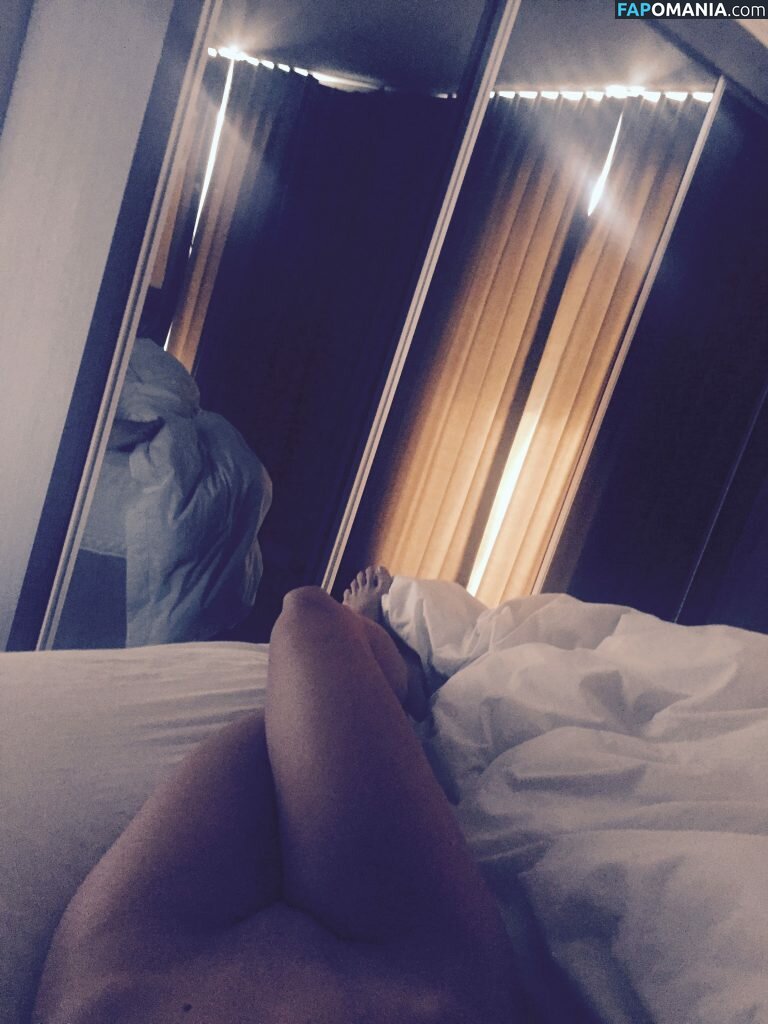 Faye Brookes Naakt Gelekte foto #18