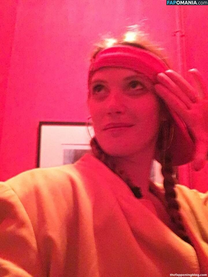 Fleur Geffrier Naakt Gelekte foto #31