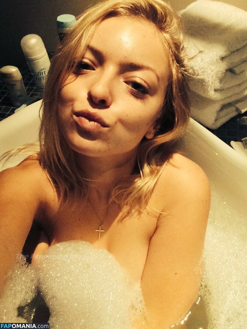 Francesca Eastwood Naakt Gelekte foto #2