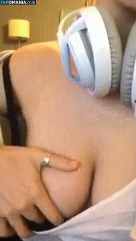 FrivolousFox Naakt Gelekte foto #9