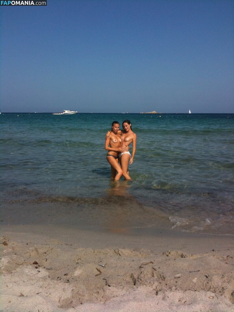 Hailey Gates And Paige Elkington Naakt Gelekte foto #11