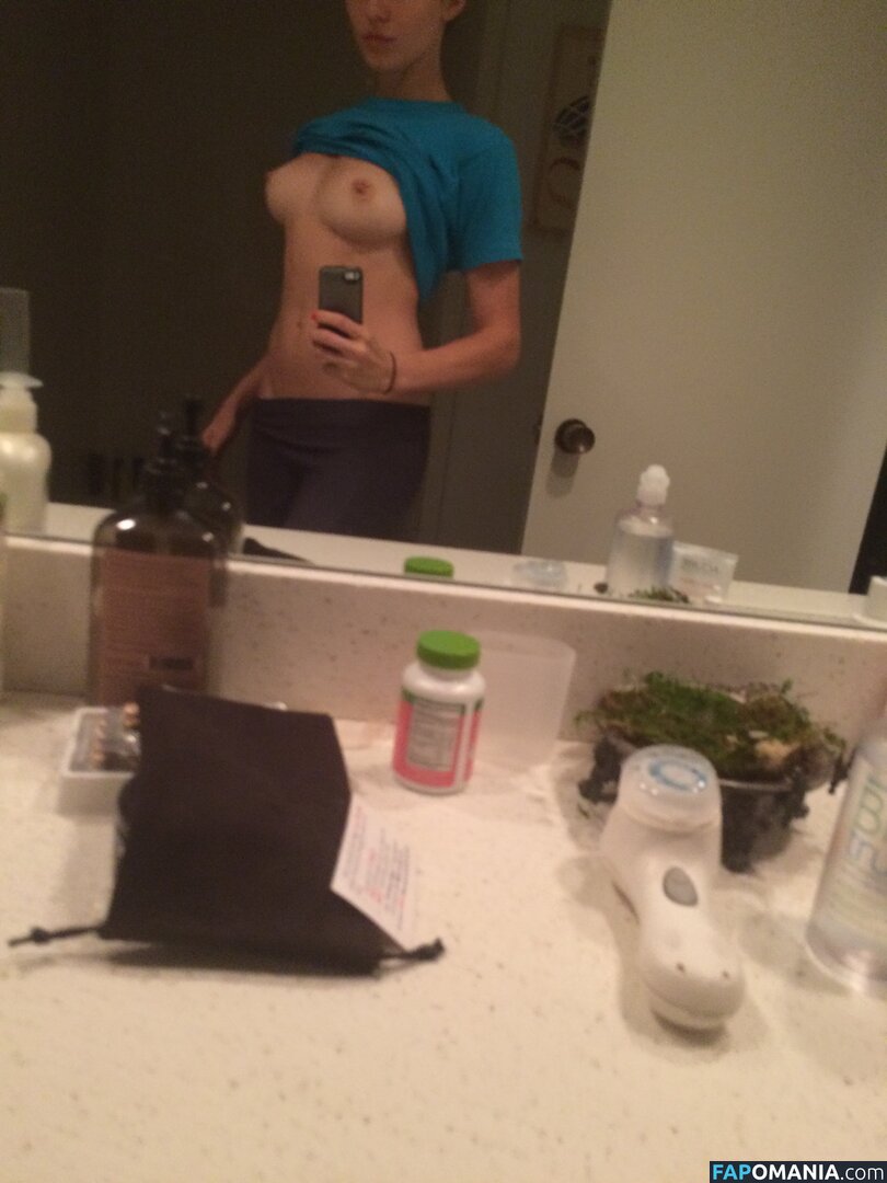 Hailey Gates And Paige Elkington Naakt Gelekte foto #95