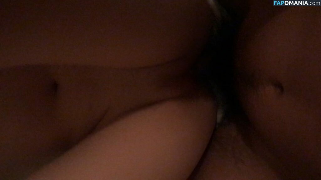 Janella Ooi Naakt Gelekte foto #53