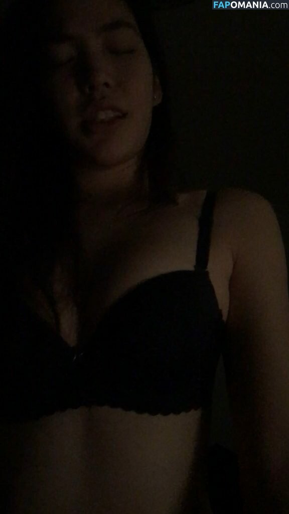 Janella Ooi Naakt Gelekte foto #84