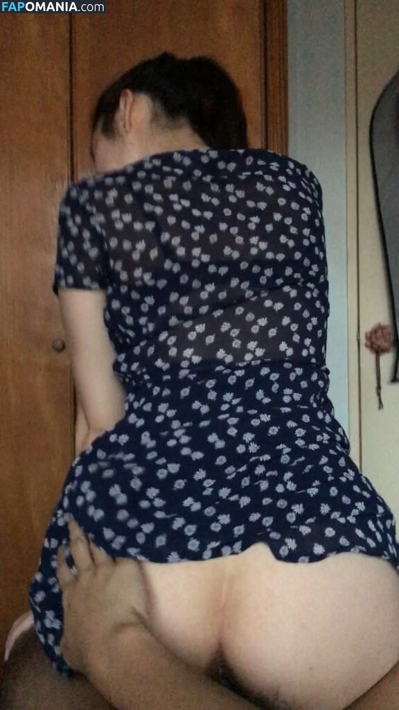 Janella Ooi Naakt Gelekte foto #119