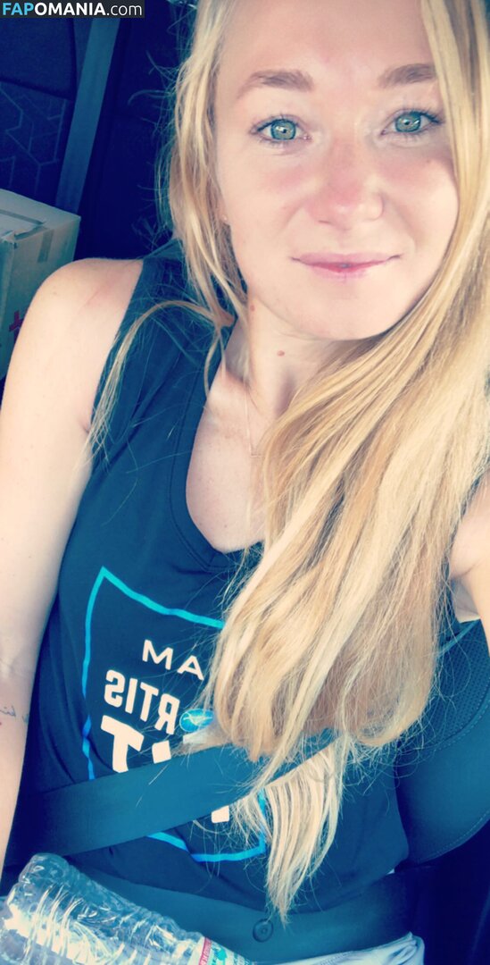 Julia Glushko Naakt Gelekte foto #20