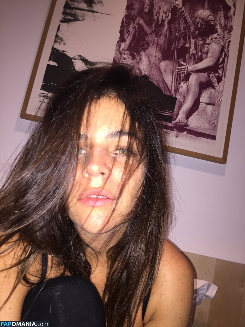 Julia Restoin Naakt Gelekte foto #7